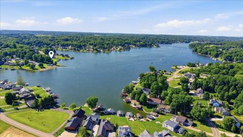 589 Floral Valley Drive W Howard OH 43028