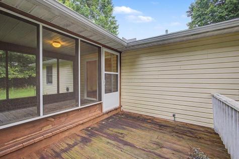 589 Floral Valley Drive W Howard OH 43028