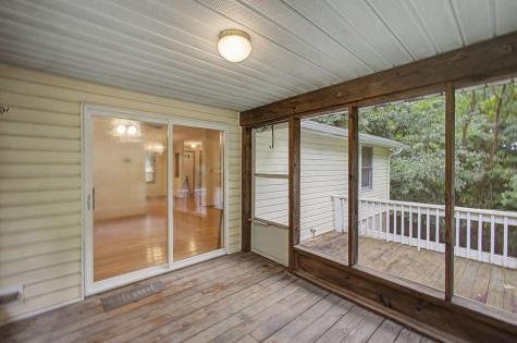 589 Floral Valley Drive W Howard OH 43028