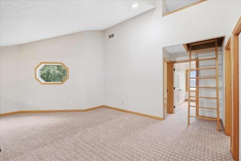1700 Apple Valley Drive Howard OH 43028