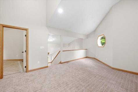 1700 Apple Valley Drive Howard OH 43028