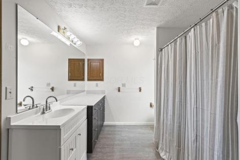 11455 Colwill Road Gambier OH 43022