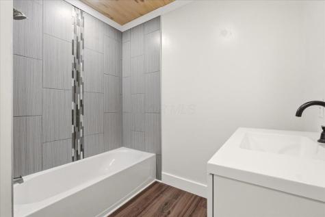 39 Cherry Hill Court Howard OH 43028