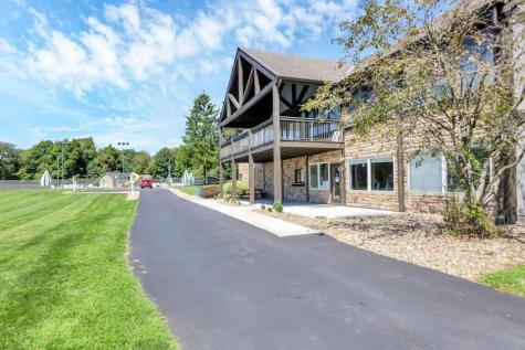 862 Fairway Drive Howard OH 43028