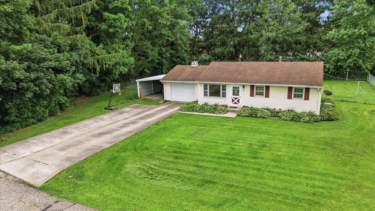 15 E Mound Street Fredericktown OH 43019