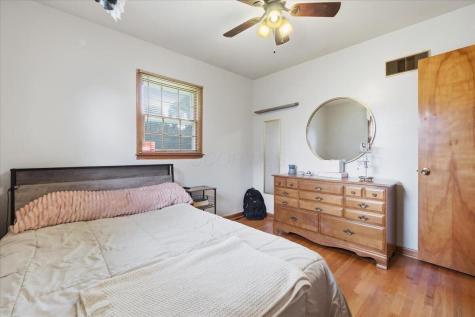 15 E Mound Street Fredericktown OH 43019
