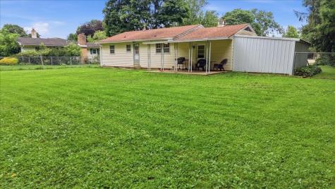 15 E Mound Street Fredericktown OH 43019