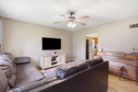 15 E Mound Street Fredericktown OH 43019