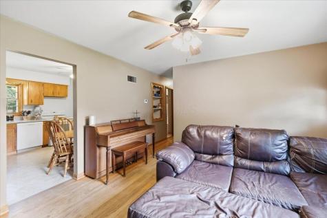 15 E Mound Street Fredericktown OH 43019