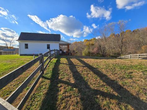 28841 Coshocton Road Howard OH 43028