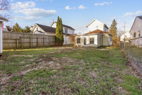 132 S Washington Street Utica OH 43080