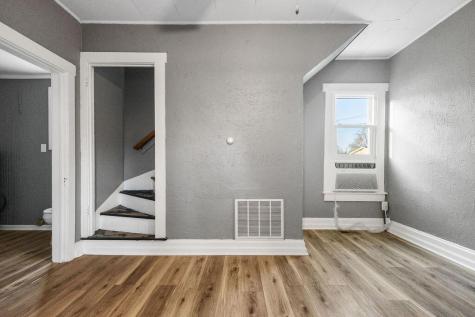 132 S Washington Street Utica OH 43080