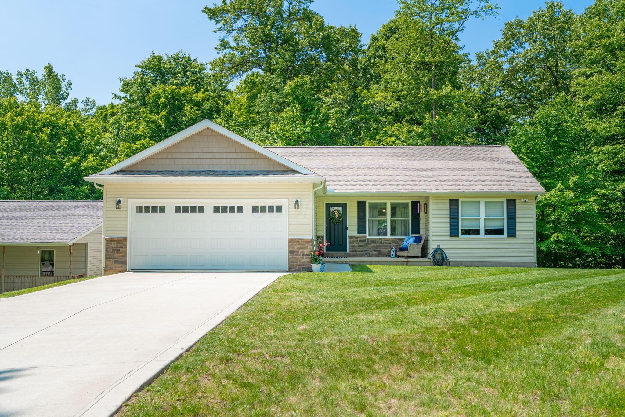577 Floral Valley Drive W Howard OH 43028