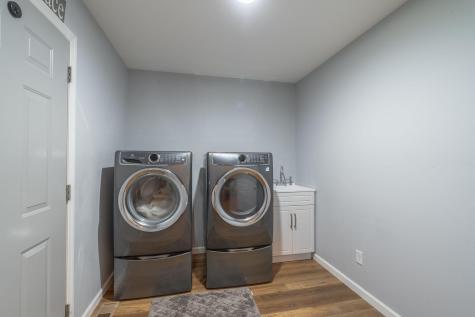 577 Floral Valley Drive W Howard OH 43028