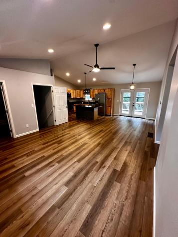 577 Floral Valley Drive W Howard OH 43028