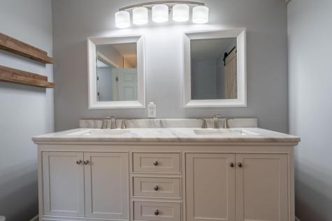 577 Floral Valley Drive W Howard OH 43028