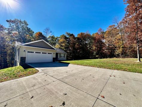 577 Floral Valley Drive W Howard OH 43028