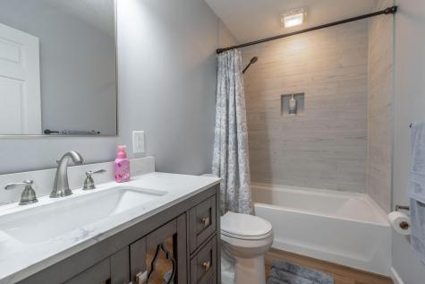 577 Floral Valley Drive W Howard OH 43028