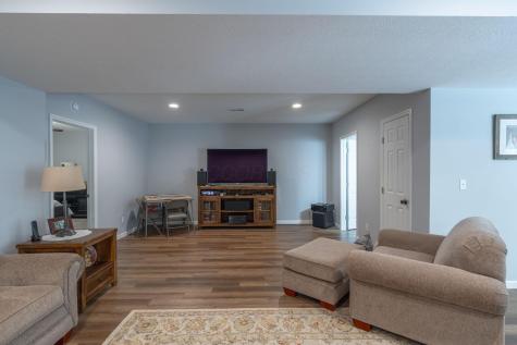 577 Floral Valley Drive W Howard OH 43028