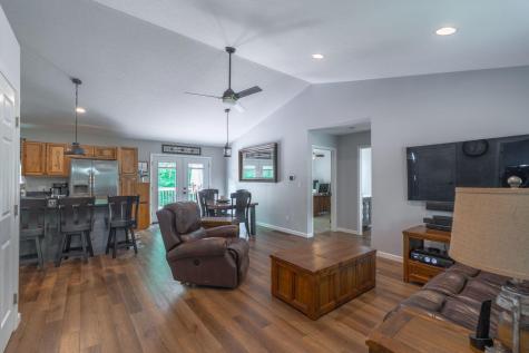 577 Floral Valley Drive W Howard OH 43028