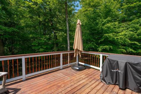 577 Floral Valley Drive W Howard OH 43028