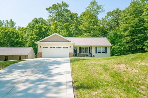 577 Floral Valley Drive W Howard OH 43028