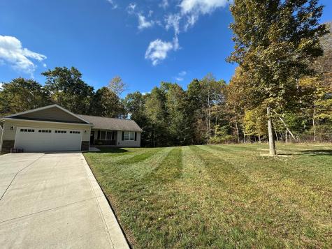 577 Floral Valley Drive W Howard OH 43028