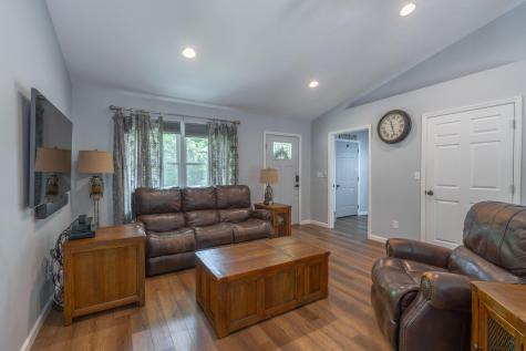 577 Floral Valley Drive W Howard OH 43028