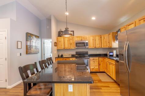 577 Floral Valley Drive W Howard OH 43028