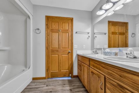 431 Highland Hills Circle Howard OH 43028