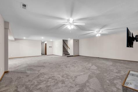 431 Highland Hills Circle Howard OH 43028