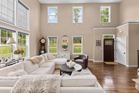 9596 Woodridge Circle Fredericktown OH 43019