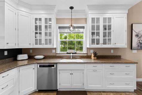 9596 Woodridge Circle Fredericktown OH 43019