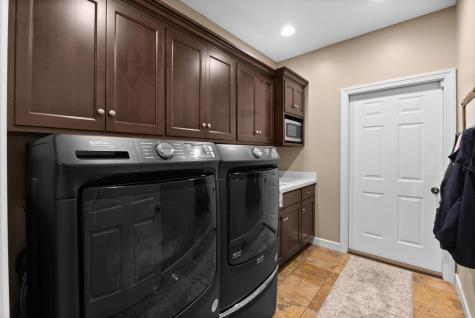 9596 Woodridge Circle Fredericktown OH 43019