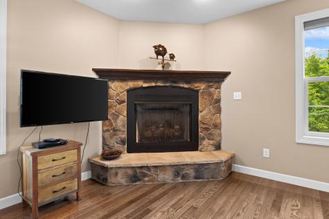 9596 Woodridge Circle Fredericktown OH 43019