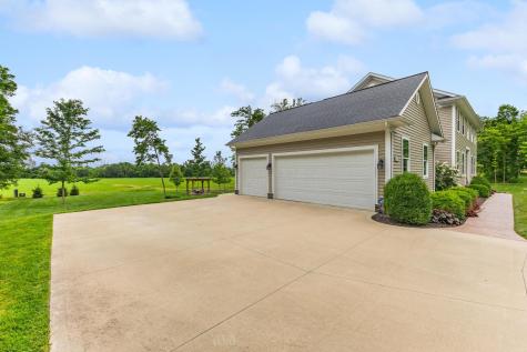 9596 Woodridge Circle Fredericktown OH 43019