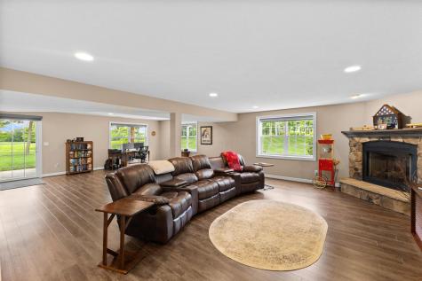9596 Woodridge Circle Fredericktown OH 43019