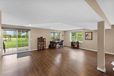 9596 Woodridge Circle Fredericktown OH 43019