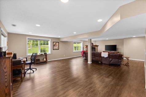 9596 Woodridge Circle Fredericktown OH 43019