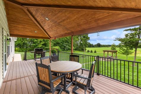 9596 Woodridge Circle Fredericktown OH 43019