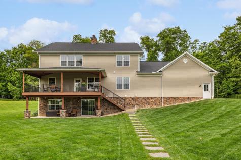 9596 Woodridge Circle Fredericktown OH 43019