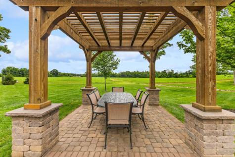 9596 Woodridge Circle Fredericktown OH 43019