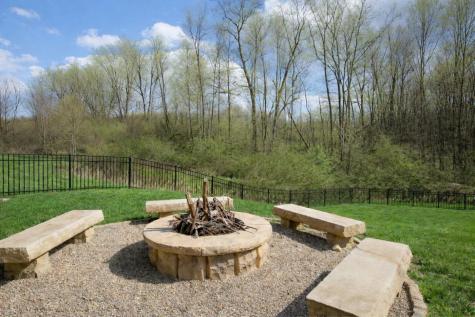 735 Berry Road Howard OH 43028