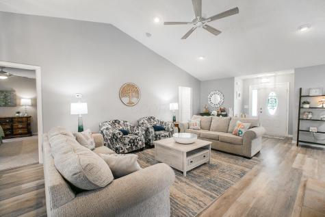 878 Winesap Drive Howard OH 43028