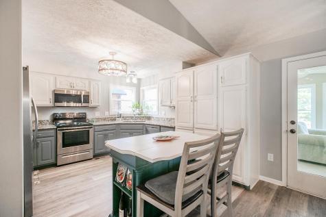 878 Winesap Drive Howard OH 43028