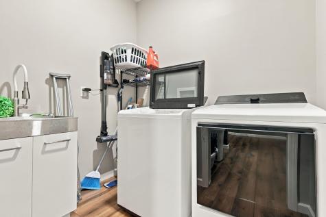 301 Lakeview Heights Drive Howard OH 43028
