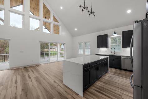 741 Floral Valley Drive E Howard OH 43028