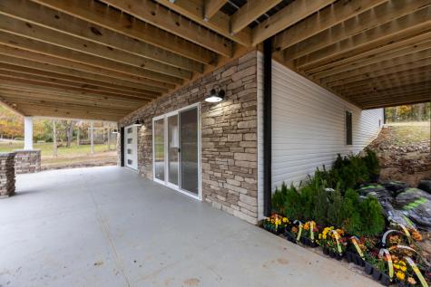 741 Floral Valley Drive E Howard OH 43028