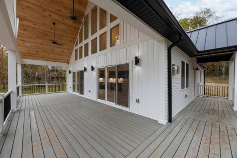 741 Floral Valley Drive E Howard OH 43028