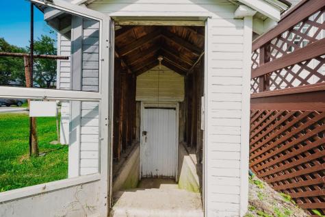 77 S Hartford Avenue Centerburg OH 43011